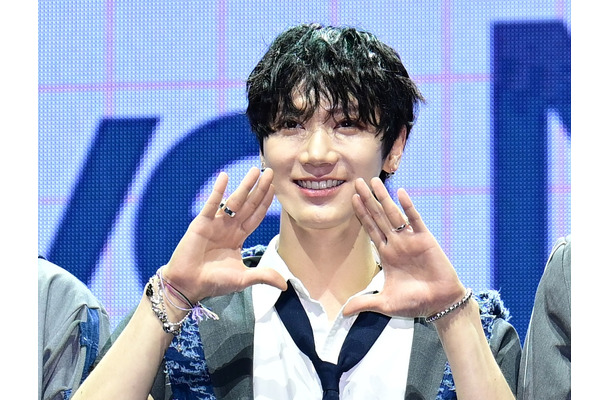 NCT・テン、故郷バンコクの夜を熱狂で包む！感謝と情熱あふれるソロステージに