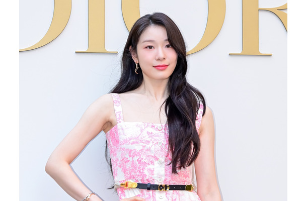 “女王の気品”キム・ヨナ、黒ドレスと白い肌で魅了…夫を想う愛のまなざし【PHOTO】