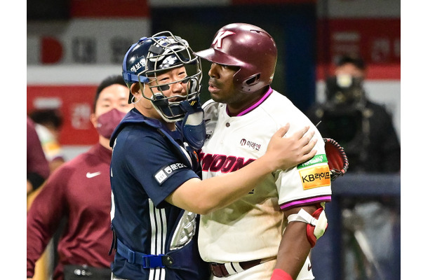 韓国プロ野球で乱闘寸前の“死球パレード”勃発！「1試合で5死球」大荒れ騒動の顛末は…