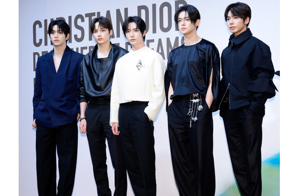TXT、爽やかさ溢れる美青年！スペインで撮影した新SG『Love Language』コンセプト写真公開