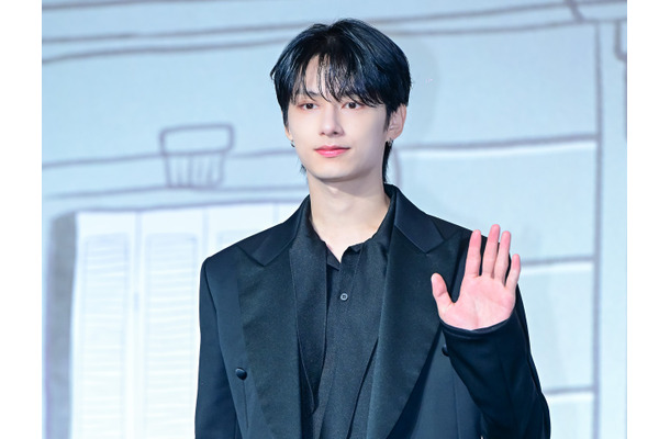 SEVENTEEN・ジュン、少女漫画から飛び出してきた金髪学ラン姿「1軍男子すら度肝抜く」【PHOTO】