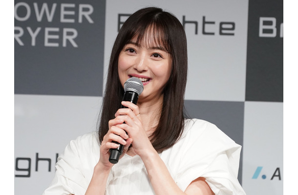 佐々木希【写真：竹内みちまろ】