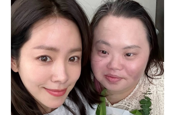 韓国のダウン症女優兼作家、結婚式控えウェディングフォト公開！ハン・ジミンの“双子の姉”役で話題