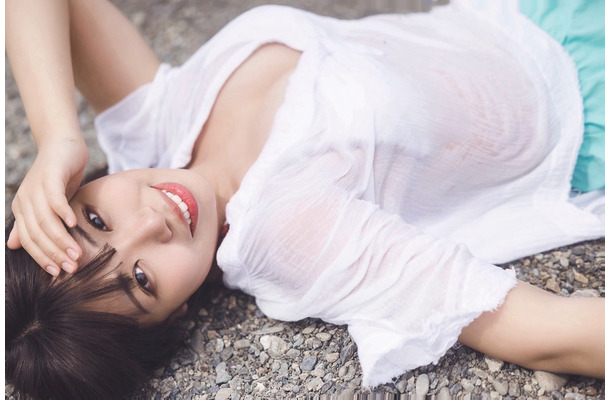 『たにりか（谷梨花）153cm  1stデジタル写真集「週末ふたりキャンプ」』先行イメージカット（撮影：藤本和典）