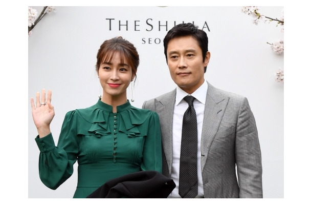 イ・ビョンホンの美人妻、“夫の暴挙”を暴露「ゼッタイに全世界に知らせる」