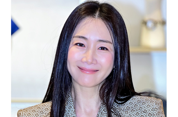 バリキャリ感すごい…女優チェ・ジウ、スーツ姿で魅せた“シゴデキ女優の風格”【独自写真】