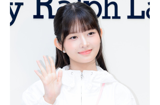 IVE・レイ、ピタっとトップスから“意外なボリューム感”…「伝説」「かわいすぎる」と反響【PHOTO】