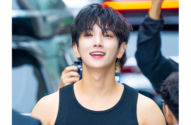 SEVENTEEN・ジョシュア、短髪ヘアに大胆イメチェン！「オラオラ系」ビジュが話題に【PHOTO】