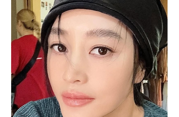 本当に54？ベテラン韓国女優が魅せた圧巻の瑞々しさ　「時間遡っているのでは」と驚きの声