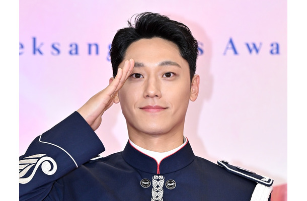 俳優イ・ドヒョン、本日（5月13日）除隊！5歳年上の恋人も歓喜、広告業界からもすでにラブコール絶えず