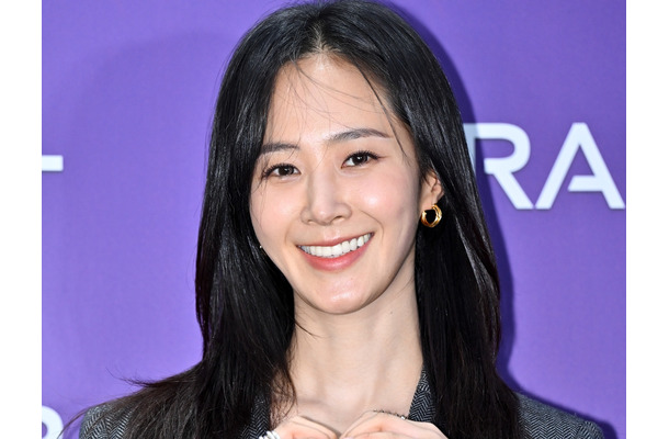 少女時代・ユリ、初バイク走行でまさかの転倒寸前!?「安全に乗るようにします」