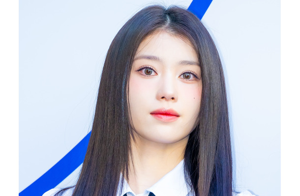 Kep1er・シャオティン、上下ミニ衣装姿で完璧体型を自慢！日本で見せた「美女すぎ」な瞬間【PHOTO】