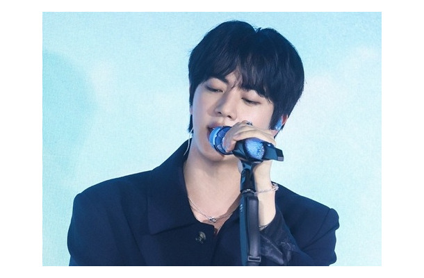 BTS・JIN、ファンの前で新曲初披露「最も幸せな時間【イベントリポート】
