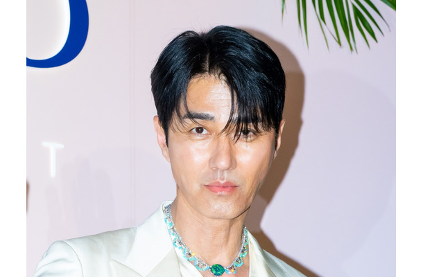 カリスマ俳優チャ・スンウォンの“素顔”…保護犬施設で見せた優しい笑顔と心温まる行動