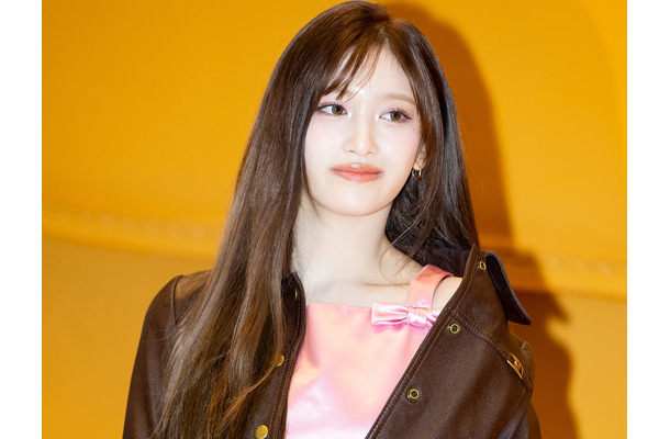 「どんどん大人びて…」IVE・イソ、末っ子らしからぬ“成熟ビジュ”に視線釘付け！【PHOTO】
