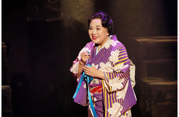 「渡辺えり古稀記念公演『りぼん』」　撮影：横田敦史