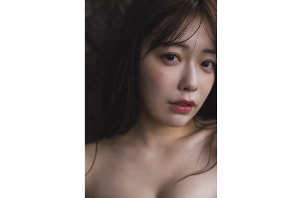 『塩見きら1st写真集　きらららぽん』撮影：藤本和典