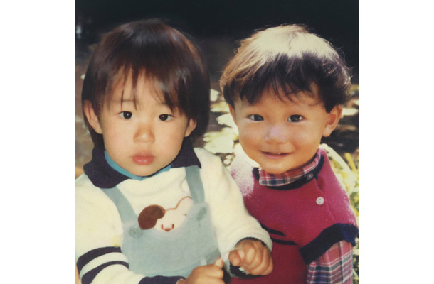 ファンモンと言えば「顔ジャケ」！新曲にファンキー加藤とモン吉の幼少期