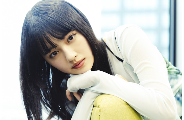上坂樹里1st写真集『タイトル未定』（幻冬舎）　撮影：神藤剛