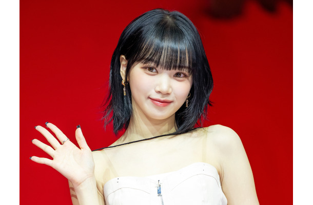 花も霞む美しさ──LE SSERAFIM・チェウォンが「お姫様すぎる」と話題！クォン・ウンビも反応【PHOTO】