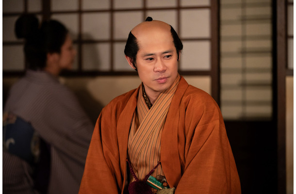 『べらぼう～蔦重栄華乃夢噺～』伊藤淳史演じる二代目の大文字屋市兵衛　（C）NHK