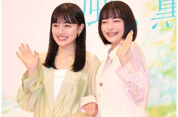 上坂樹里と三上愛【撮影：浜瀬将樹】