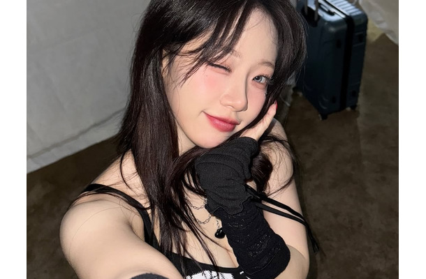 日本AV女優に“勧誘”された元K-POPアイドル、胸元ざっくり衣装で大学祭ステージに登場「サイコー♡」
