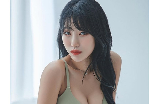 過去に日本人と交際の韓国女性芸人、“A→E”豊胸手術後のビキニ姿を堂々披露「済州島で着る予定」