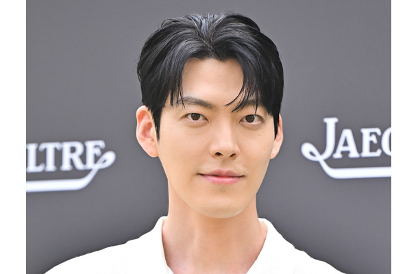 「なぜ京都に!?」“余命宣告”告白でも話題のキム・ウビン、来日中に見せた愛嬌モードにファン悶絶！
