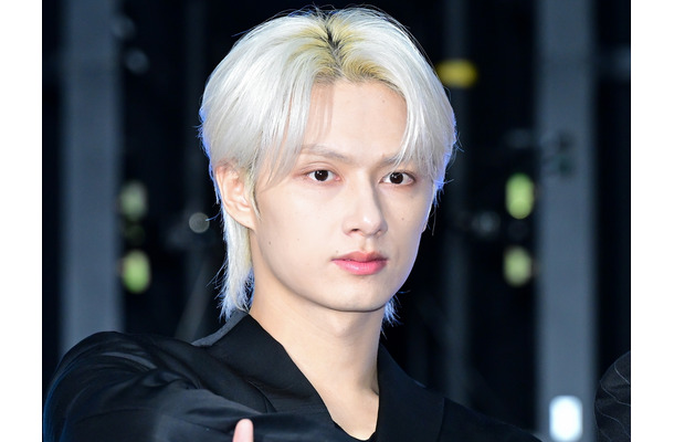 SEVENTEEN・ジュン、漫画飛び出してきた？“リアル王子様”なビジュアルに反響「勝てる人いない」【PHOTO】