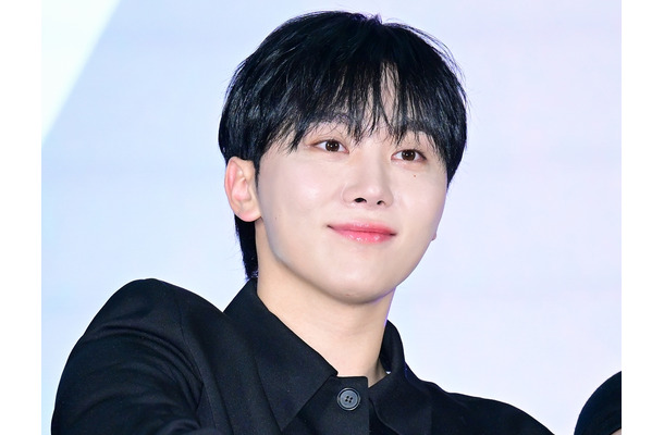 「激メロすぎる」SEVENTEEN・スングァン、“チャラかっこいい”メガネ姿にファン悶絶「破壊力やばい」【PHOTO】