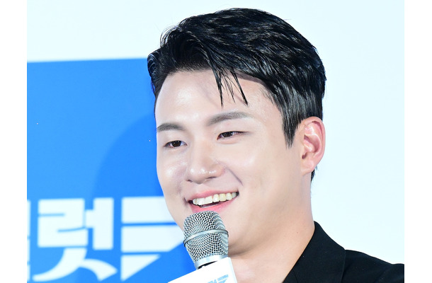 “脱走兵追跡”を描いたドラマで横暴な兵長を熱演、俳優シン・スンホが前十字靱帯断裂で兵役免除に
