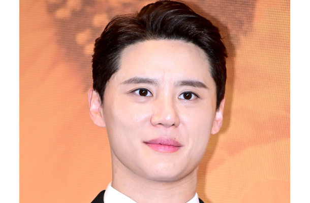 元東方神起ジュンス、兄の結婚式で“甥バカ”な姿が捉えられる！ジェジュンとともにとろける笑顔に
