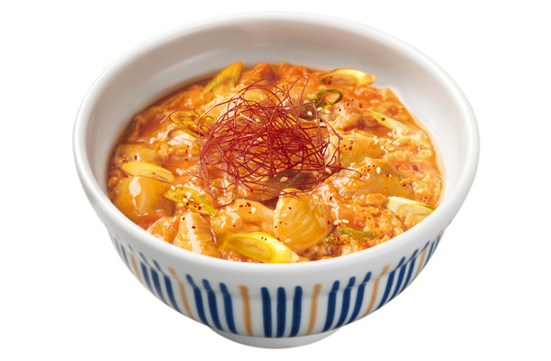 旨辛チゲ風親子丼　並盛590円