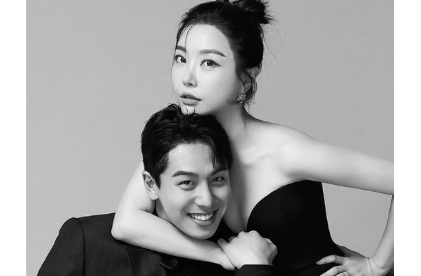 体外受精の過程をユーチューブで公開、40歳韓国女性歌手が“双子の娘”を無事出産！夫は10歳下俳優