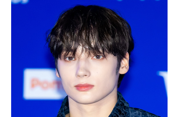 TXT・ヒュニンカイ、オフSHOTでも「下界に降りてきた天使」のよう…中国発人気キャラとの姿も【PHOTO】