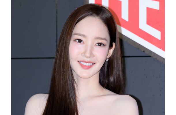 長澤まさみの“ハマり役”を演じるパク・ミニョン、本職のような制服姿にうっとり「待ちきれません！」【PHOTO】