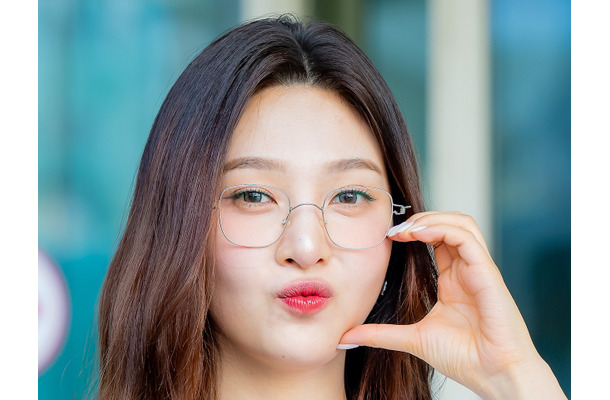 4歳上恋人も惚れる？Red Velvet・ジョイ、妖艶からラブリーまでさまざまな私服を公開