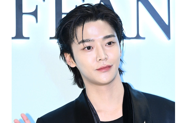 SF9出身の俳優ロウン、4日後の入隊が延期に…「兵役判定検査において再検査の判定」