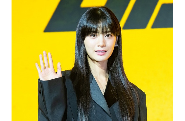 全身タトゥーを除去したナナ、今度は見事なマフィア演技を披露
