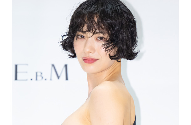 “世界で最も美しい女性1位ナナ”、体型維持のために絶食していたものを明かす