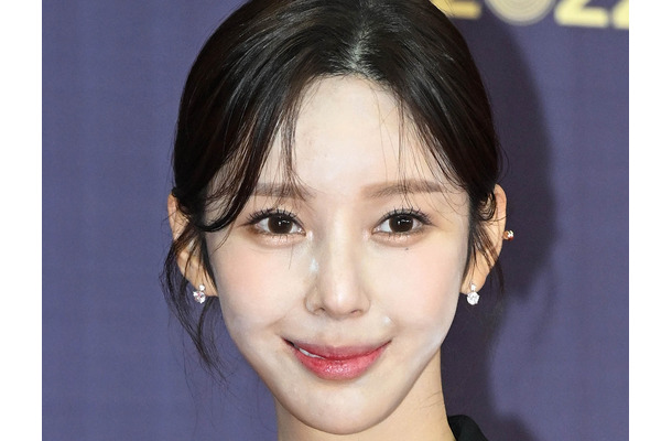 Kōki,主演映画の原作者　脱税騒動から1年半、韓国の“美しすぎる漫画家”が近影公開「元気です」