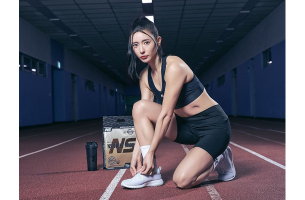 疲労困憊で太ももプルプル…人気女優似の韓国陸上選手、“短めレギンス”の脚トレSHOTに「素晴らしい」の声【PHOTO】