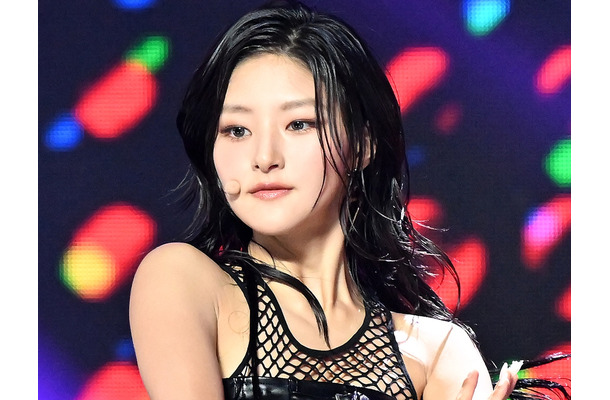 “紐トップス”で妖艶ポーズ…KISS OF LIFE・ハヌル、大人の色気漂う姿に「ほんとに20歳？」の声【PHOTO】