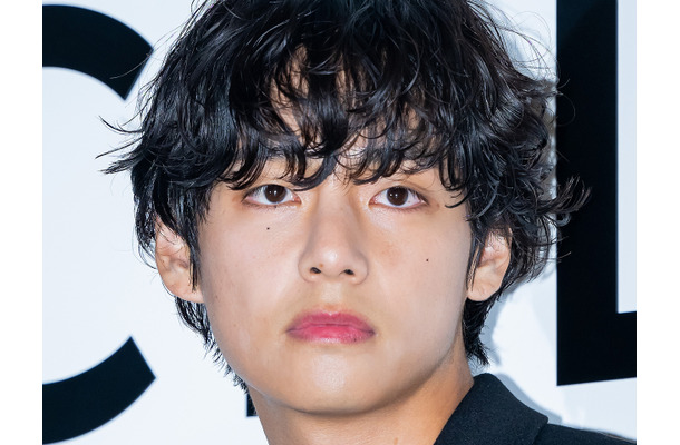 BTS・V、4年前の『イカゲーム』コスプレが人気再爆発！ファン撮影動画が1億回再生突破「ここまでイケメンでいいのか」