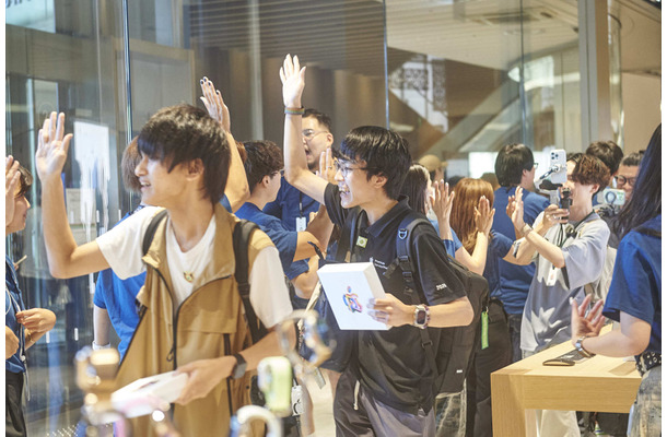 Apple 梅田オープン時の様子