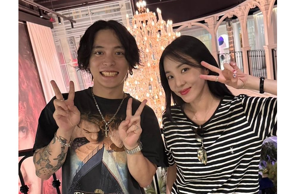 優里、10歳上のレジェンドK-POP女性アイドルと“お友達”に「カムサハムニダ、サンダラヌナ！」【PHOTO】