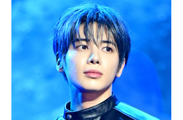 TXT・テヒョン、やつれた表情が映し出す繊細な感情…ソロ曲『Bird of Night』MV解禁