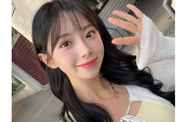 メリハリ抜群の美貌に目が行く…韓国チアガール、おへそ丸見えの大胆衣装SHOT「ハンパない！」【PHOTO】