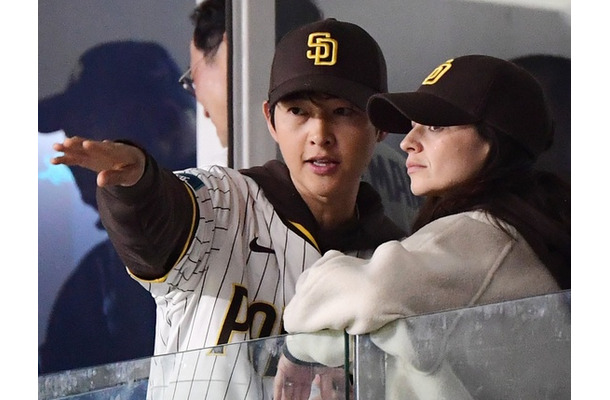 K-POPアイドルの在日コリアンとの婚約で再照明。国際結婚した韓国スターたち